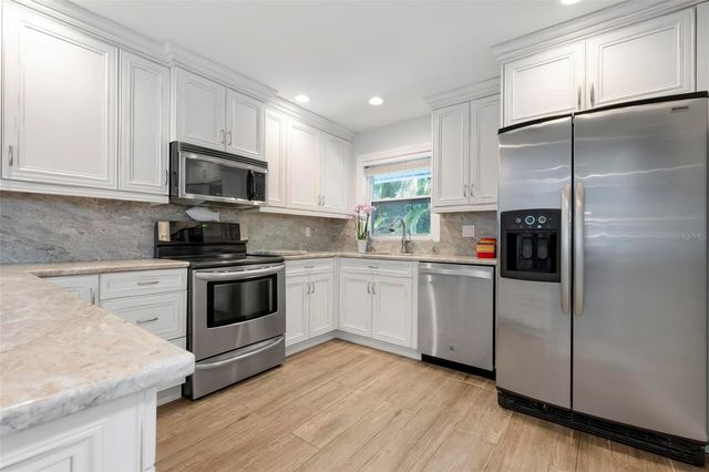 607 NORTH POINT DRIVE, Holmes Beach, FL 34217