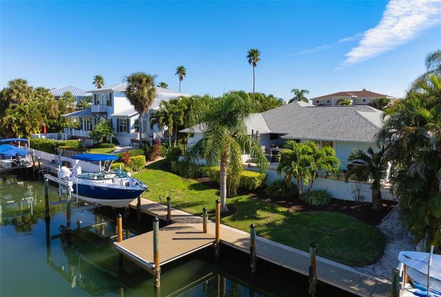 607 NORTH POINT DRIVE, Holmes Beach, FL 34217