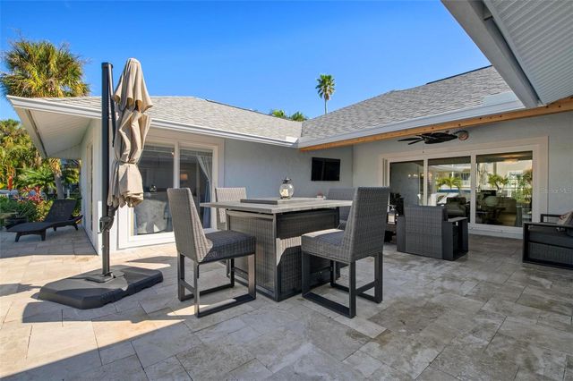 607 NORTH POINT DRIVE, Holmes Beach, FL 34217