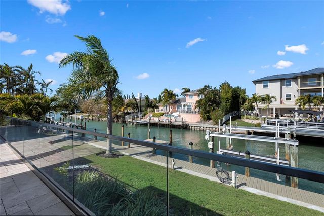 607 NORTH POINT DRIVE, Holmes Beach, FL 34217