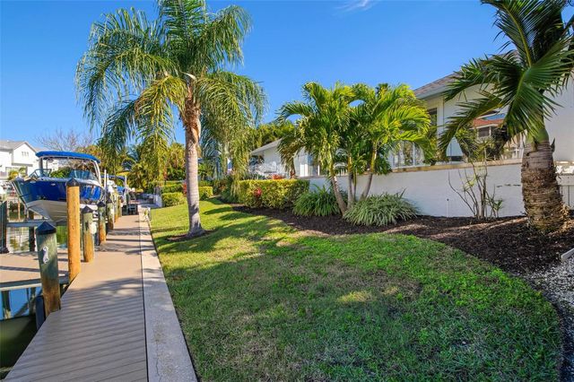 607 NORTH POINT DRIVE, Holmes Beach, FL 34217