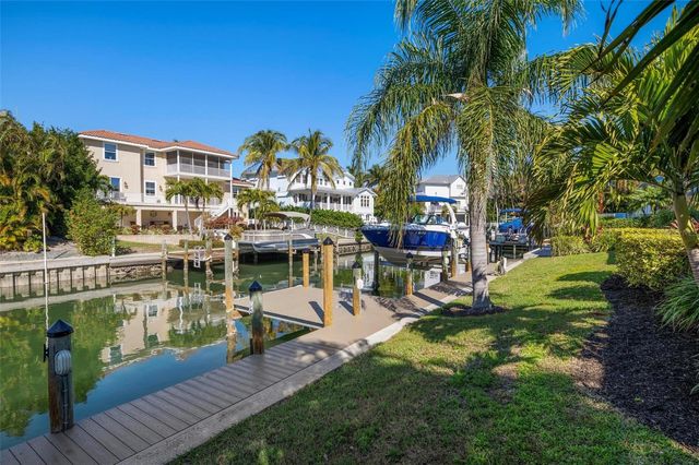 607 NORTH POINT DRIVE, Holmes Beach, FL 34217