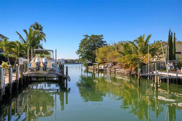 607 NORTH POINT DRIVE, Holmes Beach, FL 34217