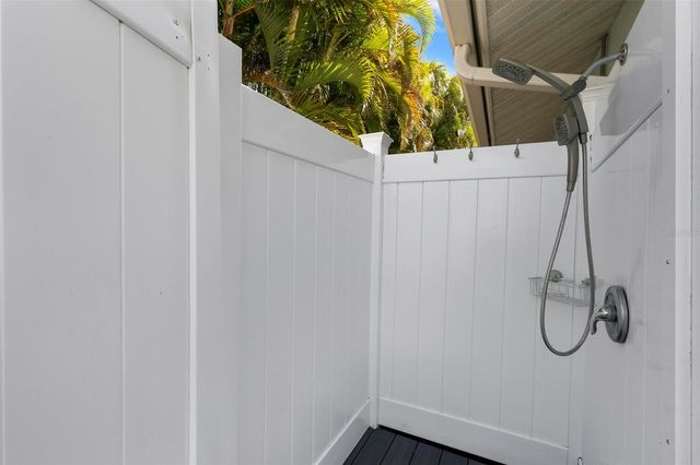 607 NORTH POINT DRIVE, Holmes Beach, FL 34217