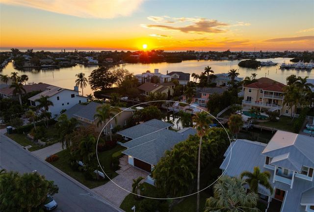 607 NORTH POINT DRIVE, Holmes Beach, FL 34217