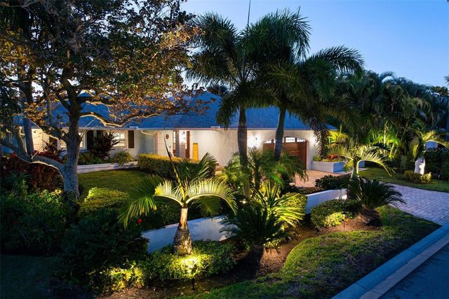 607 NORTH POINT DRIVE, Holmes Beach, FL 34217