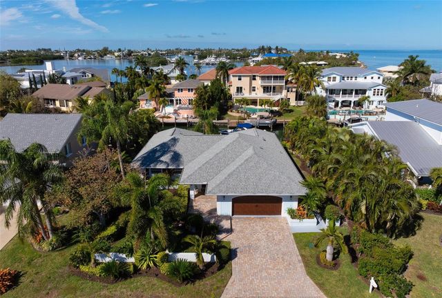 607 NORTH POINT DRIVE, Holmes Beach, FL 34217