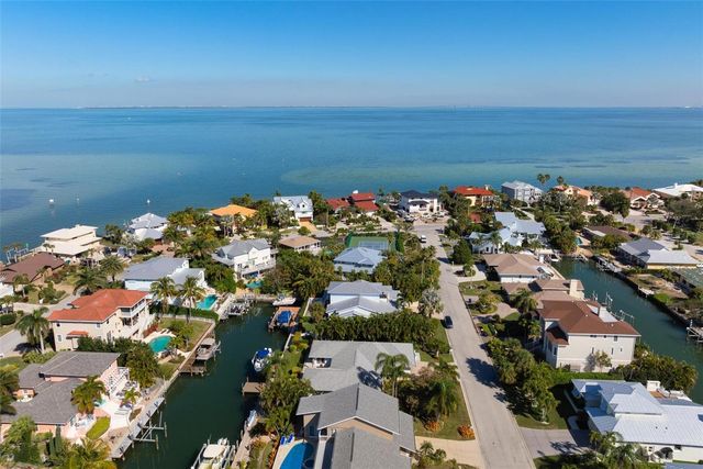 607 NORTH POINT DRIVE, Holmes Beach, FL 34217