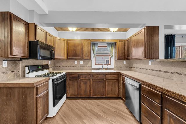 8660 Buena DRIVE, Burlington, WI 53105