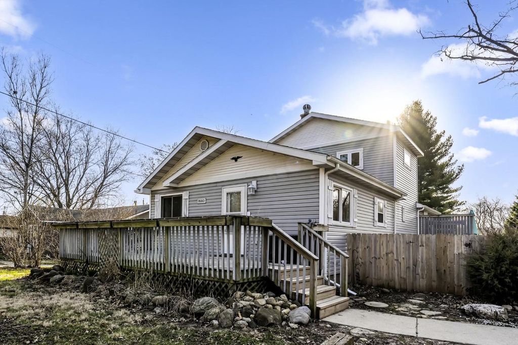 8660 Buena DRIVE, Burlington, WI 53105