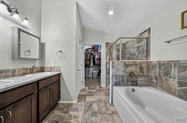 1005 E Kirkwood Dr, Pueblo, CO 81007