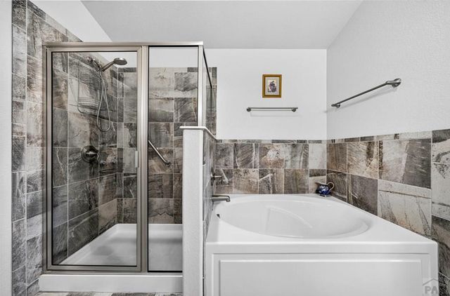 1005 E Kirkwood Dr, Pueblo, CO 81007
