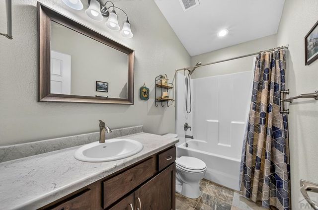 1005 E Kirkwood Dr, Pueblo, CO 81007