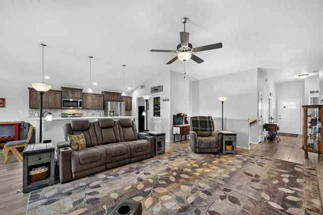 1005 E Kirkwood Dr, Pueblo, CO 81007