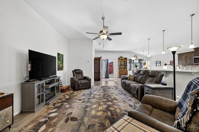 1005 E Kirkwood Dr, Pueblo, CO 81007