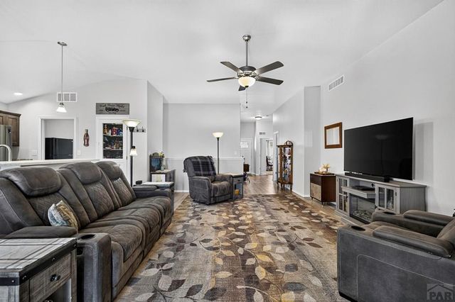 1005 E Kirkwood Dr, Pueblo, CO 81007