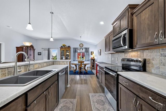 1005 E Kirkwood Dr, Pueblo, CO 81007