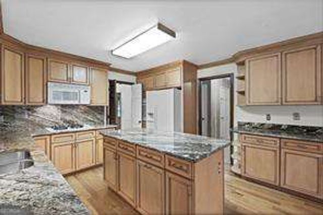 5171 Meadowlake Drive, Atlanta, GA 30338