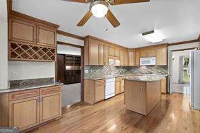 5171 Meadowlake Drive, Atlanta, GA 30338