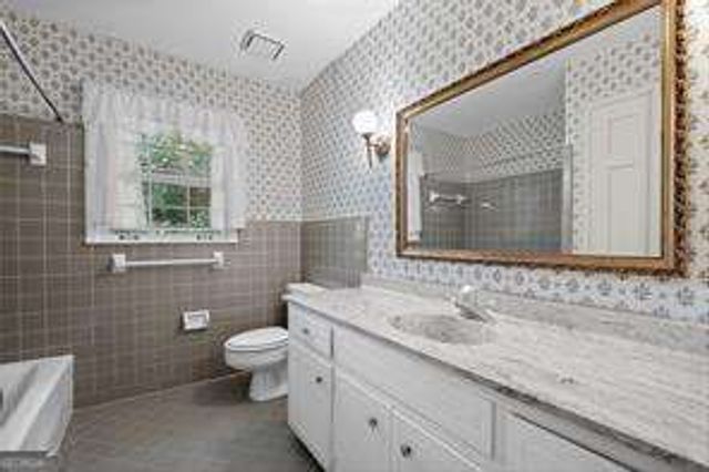 5171 Meadowlake Drive, Atlanta, GA 30338