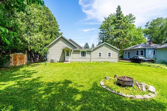 1329 CENTRAL STREET, Oshkosh, WI 54901