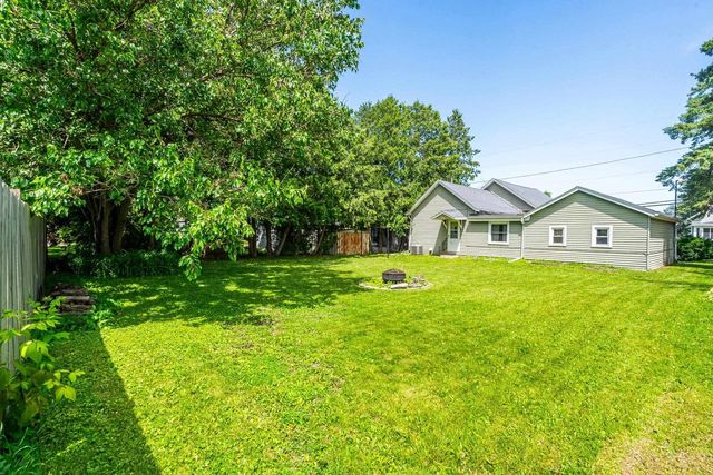 1329 CENTRAL STREET, Oshkosh, WI 54901