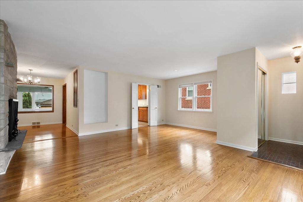5233 Suffield Court, Skokie, IL 60077 — photo 2