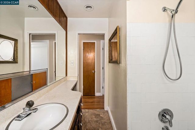 18567 18567 Hunter Ave, San Lorenzo, CA 94541