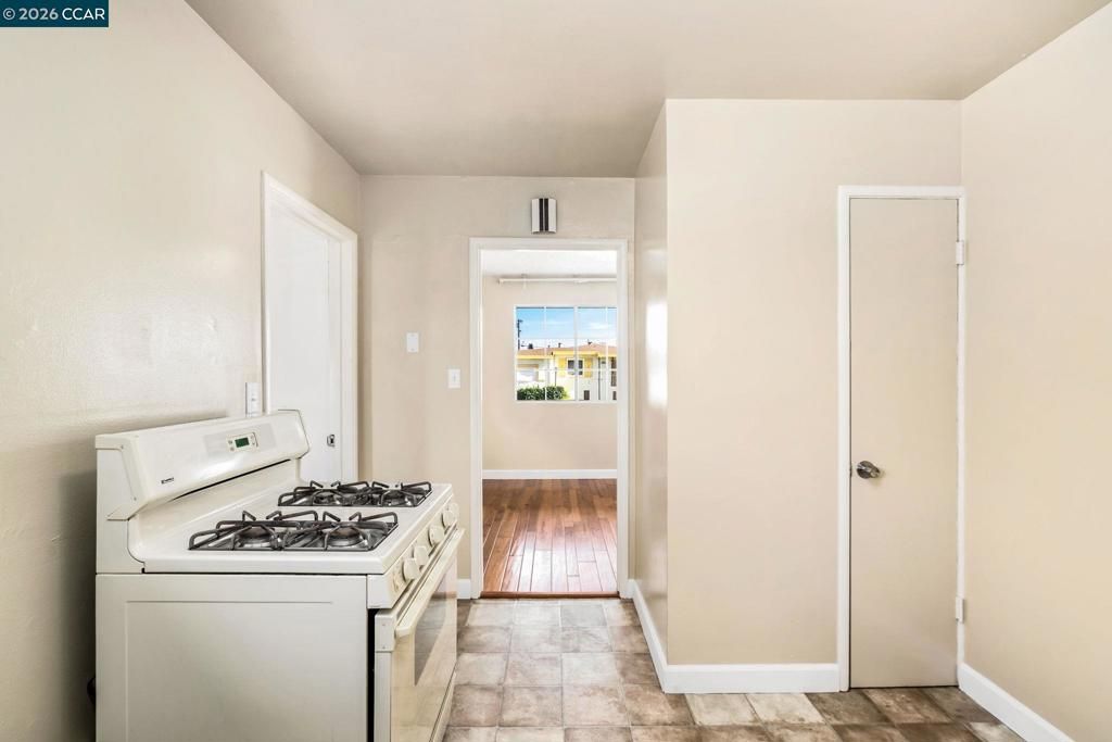 Image 13 of property listing at 18567 18567 Hunter Ave, San Lorenzo, CA 94541