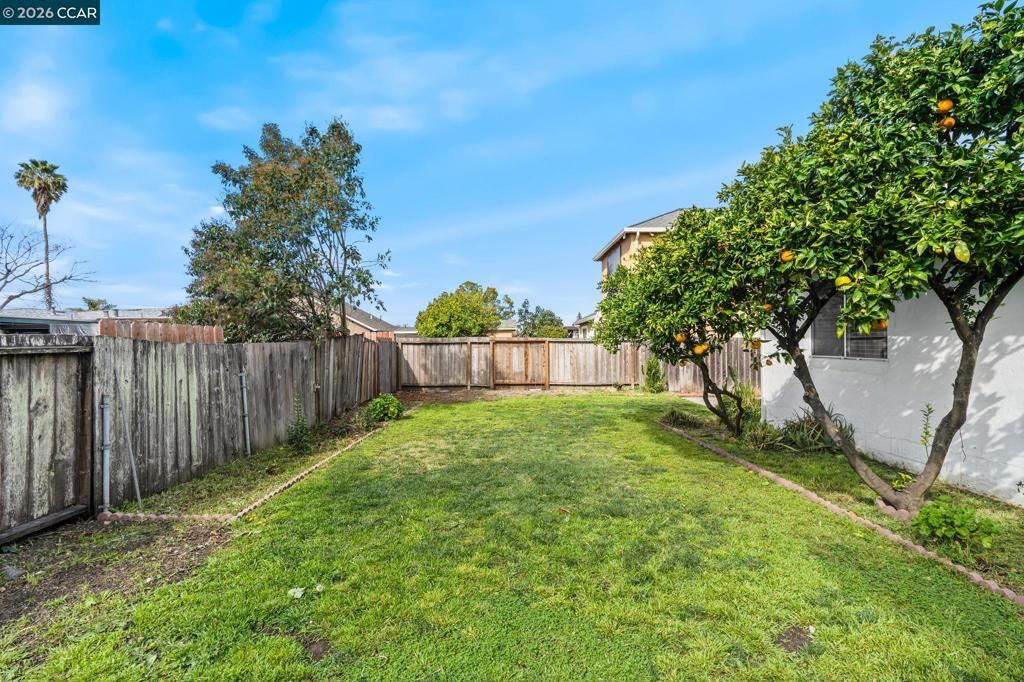 Image 31 of property listing at 18567 18567 Hunter Ave, San Lorenzo, CA 94541
