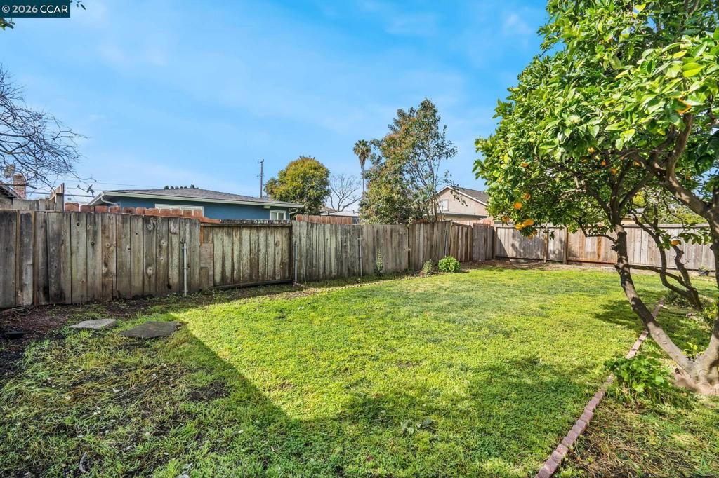 Image 32 of property listing at 18567 18567 Hunter Ave, San Lorenzo, CA 94541