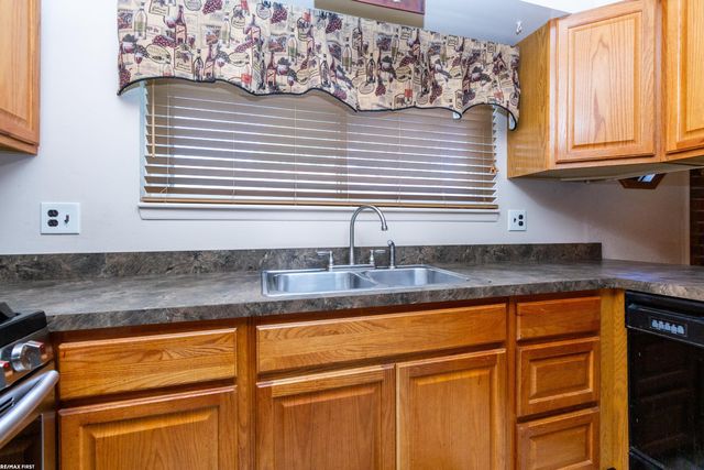 37228 Vernon Drive, Sterling Heights, MI 48310