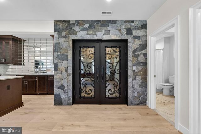 1859 BEULAH RD, Vienna, VA 22182