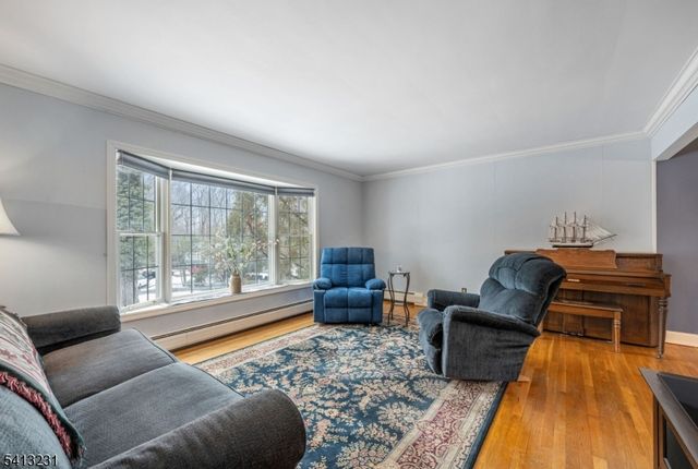 49 School St, Washington Twp., NJ 07676