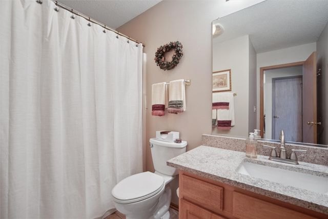 4870 63rd Street, Urbandale, IA 50322