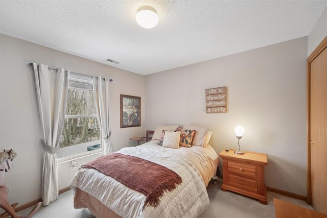 4870 63rd Street, Urbandale, IA 50322