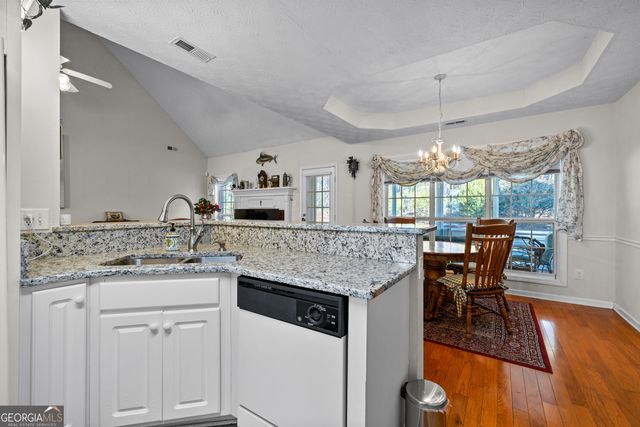 305 Surrey Park Drive, Fayetteville, GA 30215