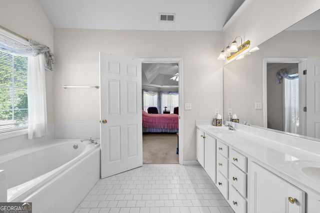 305 Surrey Park Drive, Fayetteville, GA 30215