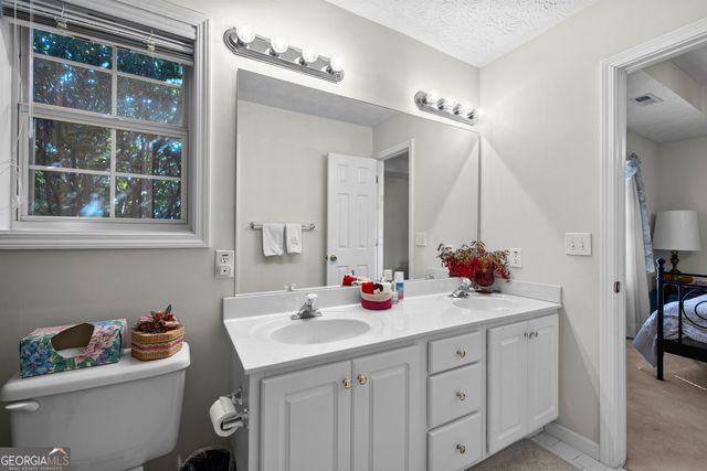 305 Surrey Park Drive, Fayetteville, GA 30215