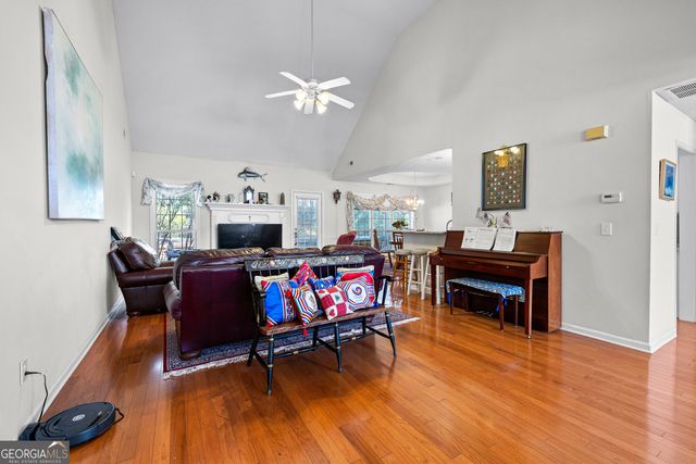 305 Surrey Park Drive, Fayetteville, GA 30215