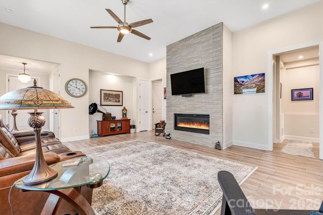 6601 Good News Drive, Charlotte, NC 28215