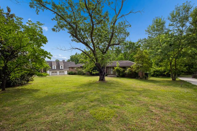 1311 Tyne Blvd, Nashville, TN 37215