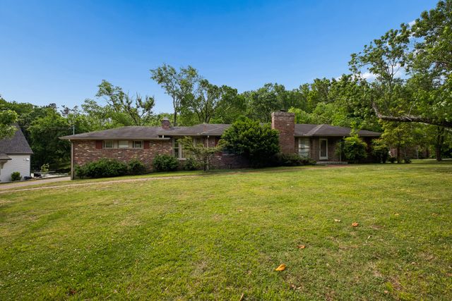 1311 Tyne Blvd, Nashville, TN 37215