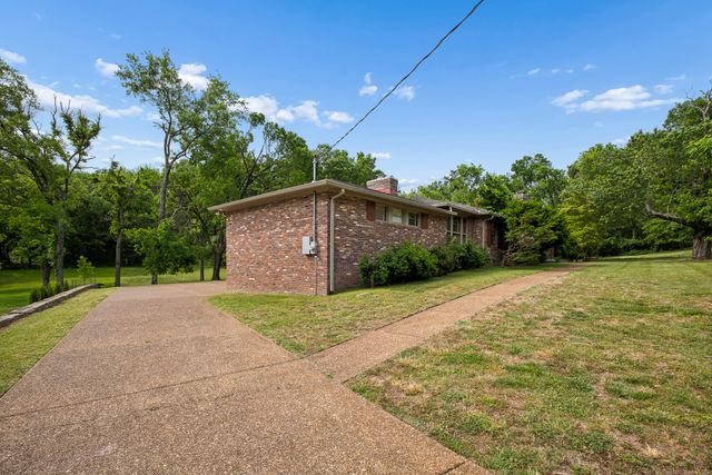 1311 Tyne Blvd, Nashville, TN 37215