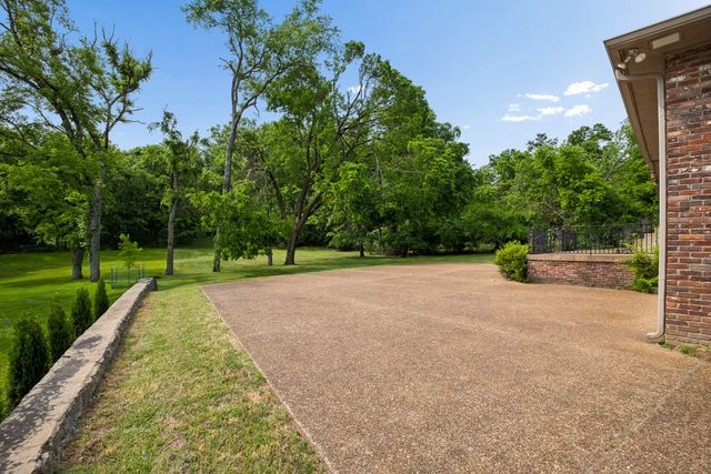 1311 Tyne Blvd, Nashville, TN 37215