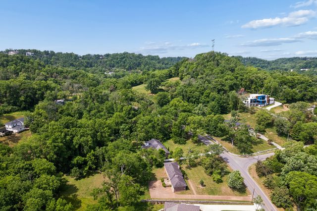 1311 Tyne Blvd, Nashville, TN 37215