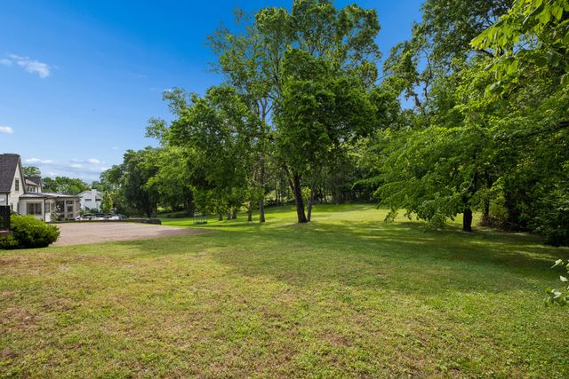 1311 Tyne Blvd, Nashville, TN 37215