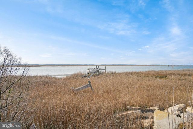 4521 MAIN ST, Chincoteague Island, VA 23336