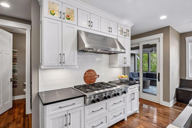 5290 Shenandoah Lane N, Plymouth, MN 55446