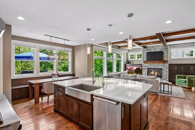 5290 Shenandoah Lane N, Plymouth, MN 55446